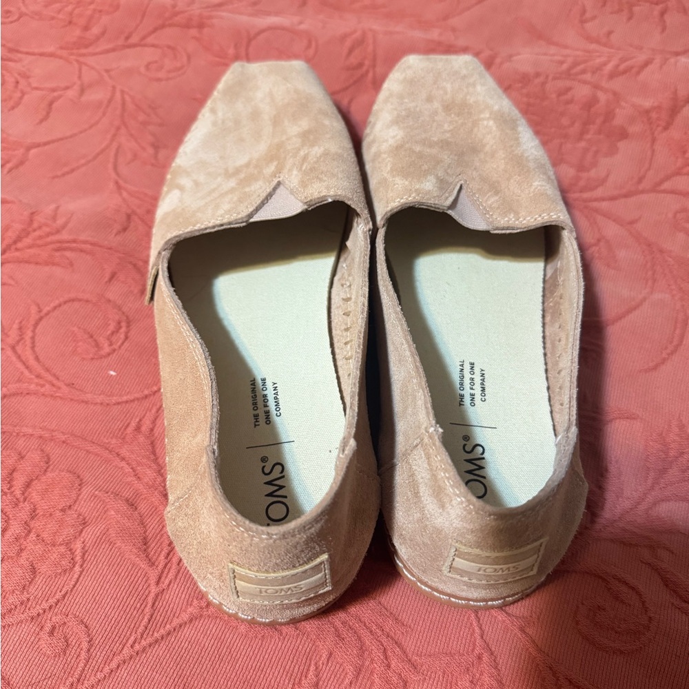 TOMS Women's Light Brown Suede Loafers